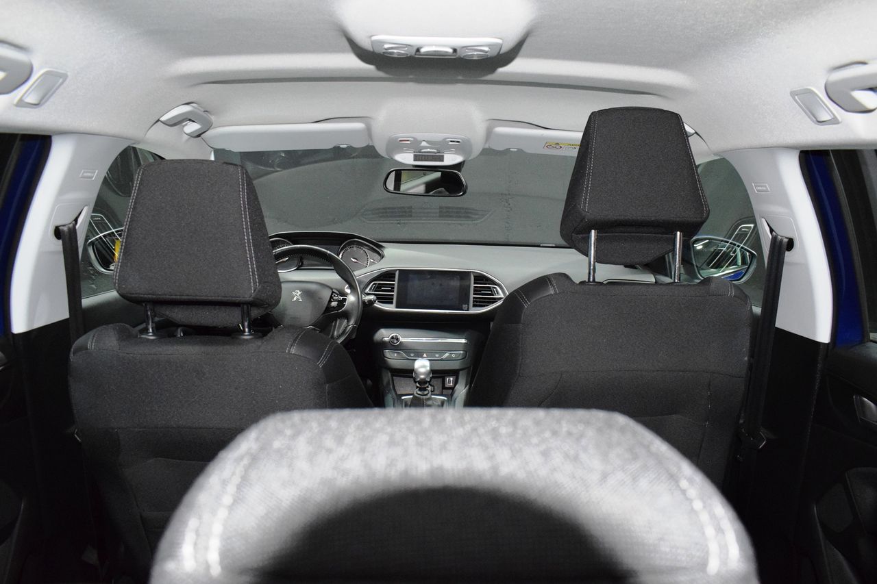 Peugeot 308 SW Allure 1.5 BlueHDi 96KW (130CV) - Foto 11