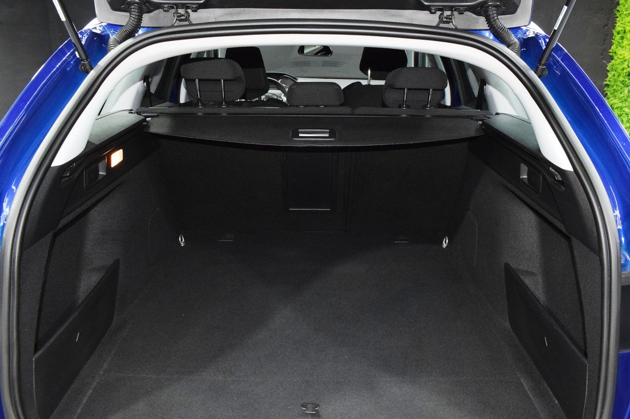 Peugeot 308 SW Allure 1.5 BlueHDi 96KW (130CV) - Foto 10