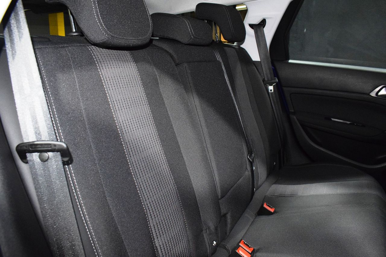 Peugeot 308 SW Allure 1.5 BlueHDi 96KW (130CV) - Foto 13