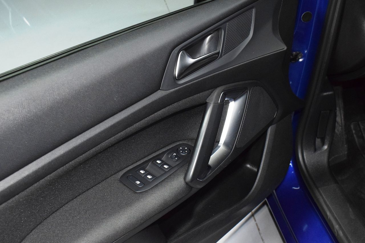 Peugeot 308 SW Allure 1.5 BlueHDi 96KW (130CV) - Foto 15