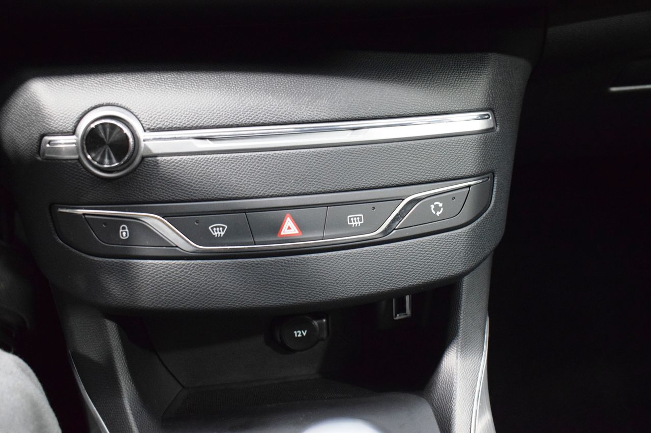 Peugeot 308 SW Allure 1.5 BlueHDi 96KW (130CV) - Foto 28