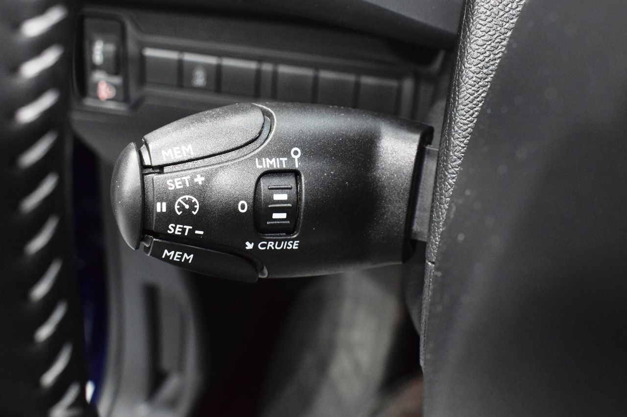 Peugeot 308 SW Allure 1.5 BlueHDi 96KW (130CV) - Foto 20