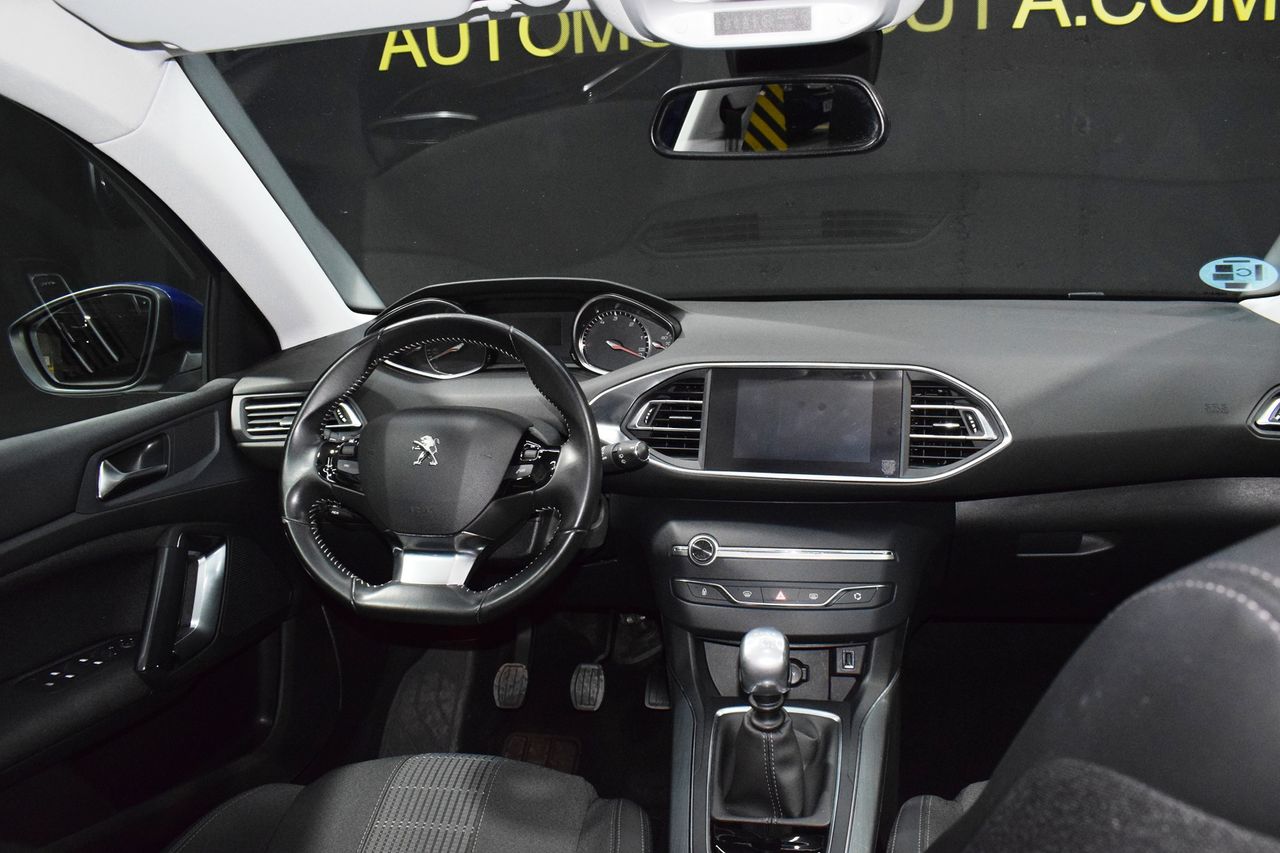 Peugeot 308 SW Allure 1.5 BlueHDi 96KW (130CV) - Foto 14