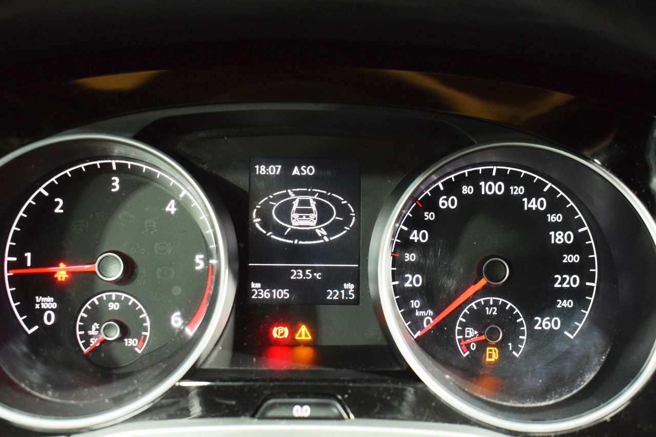 Volkswagen Touran Business & Navi 1.6 TDI 85kW (115CV) 7 PLZ - Foto 28