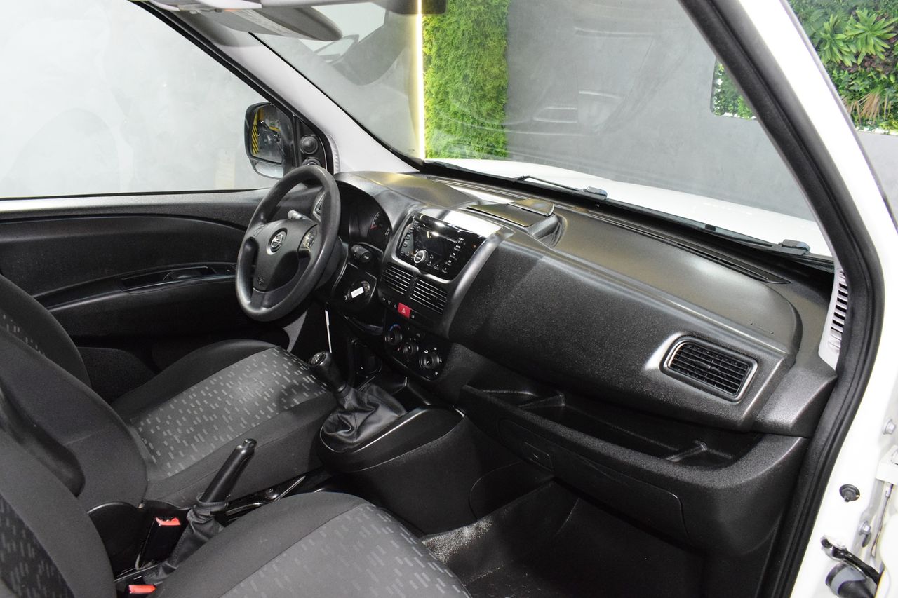 Opel Combo Cargo 1.3 CDTI 70kW (95CV) L1 H1 3 Puertas - Foto 15
