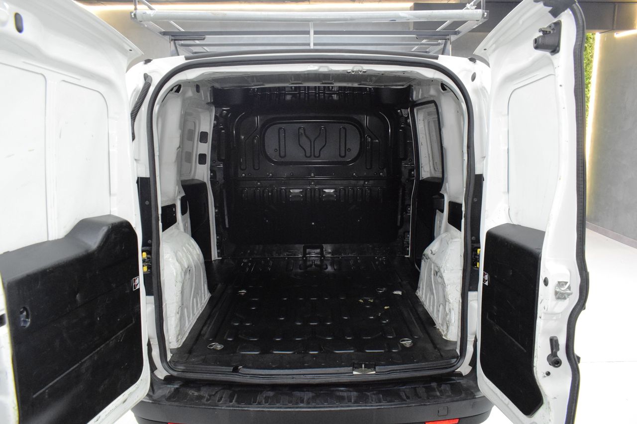 Opel Combo Cargo 1.3 CDTI 70kW (95CV) L1 H1 3 Puertas - Foto 9