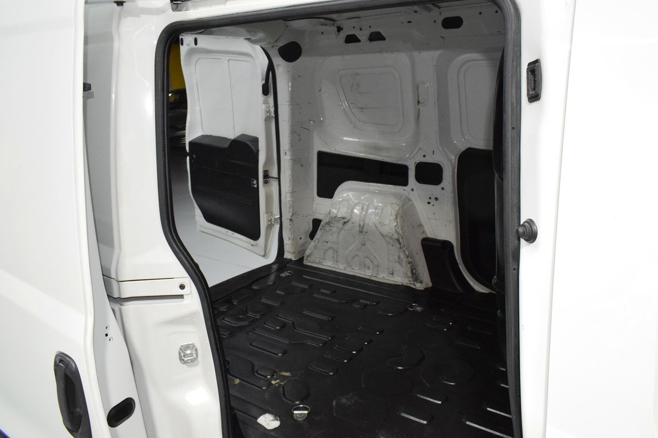 Opel Combo Cargo 1.3 CDTI 70kW (95CV) L1 H1 3 Puertas - Foto 12