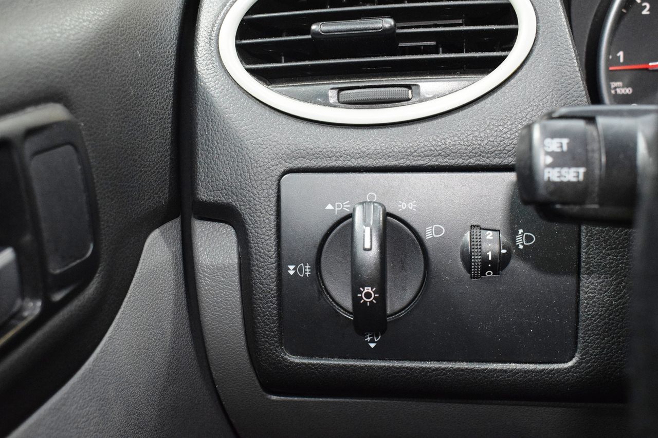 Ford Focus 1.6 TREND - Foto 27
