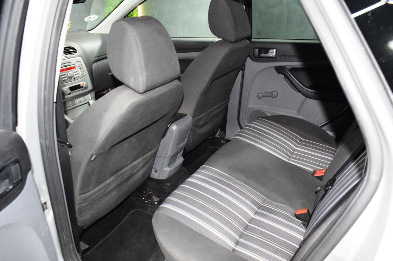 Ford Focus 1.6 TREND - Foto 16