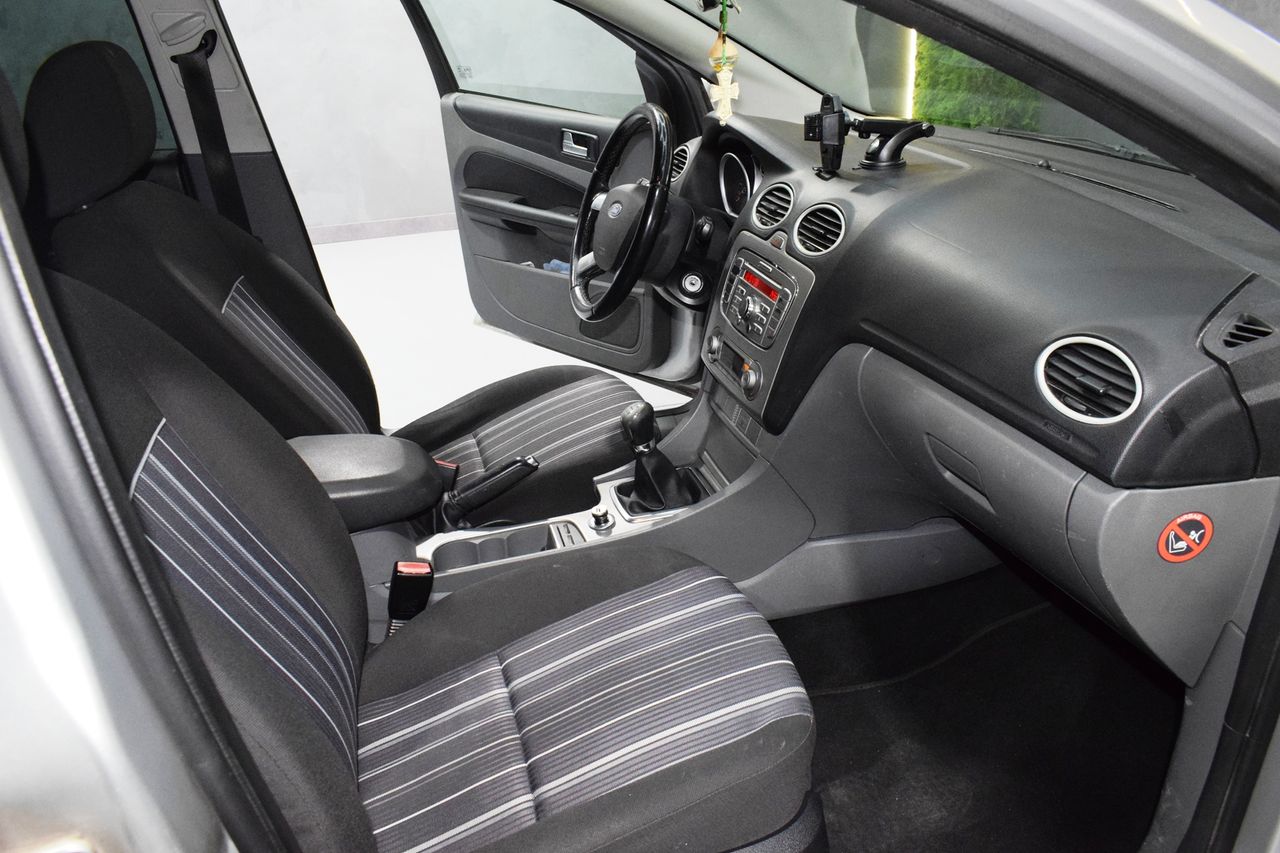Ford Focus 1.6 TREND - Foto 17