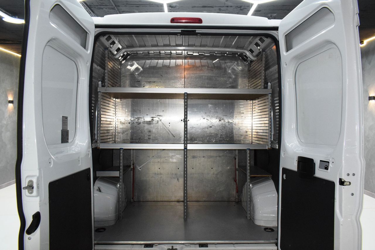 Peugeot Boxer 335 L3 H2 BHDI 140 CV S&S 6 V. M - Foto 9