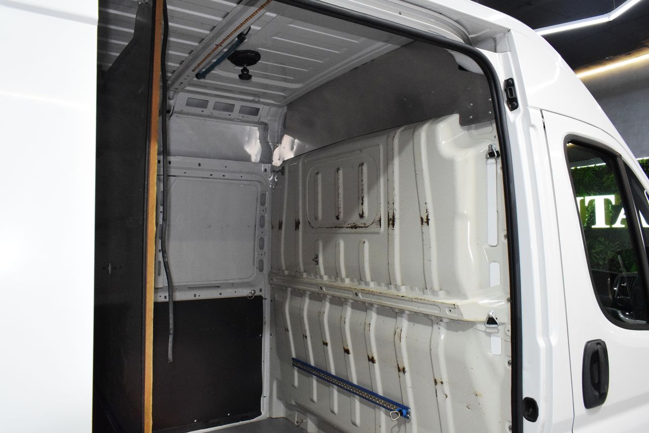 Peugeot Boxer 335 L3 H2 BHDI 140 CV S&S 6 V. M - Foto 14