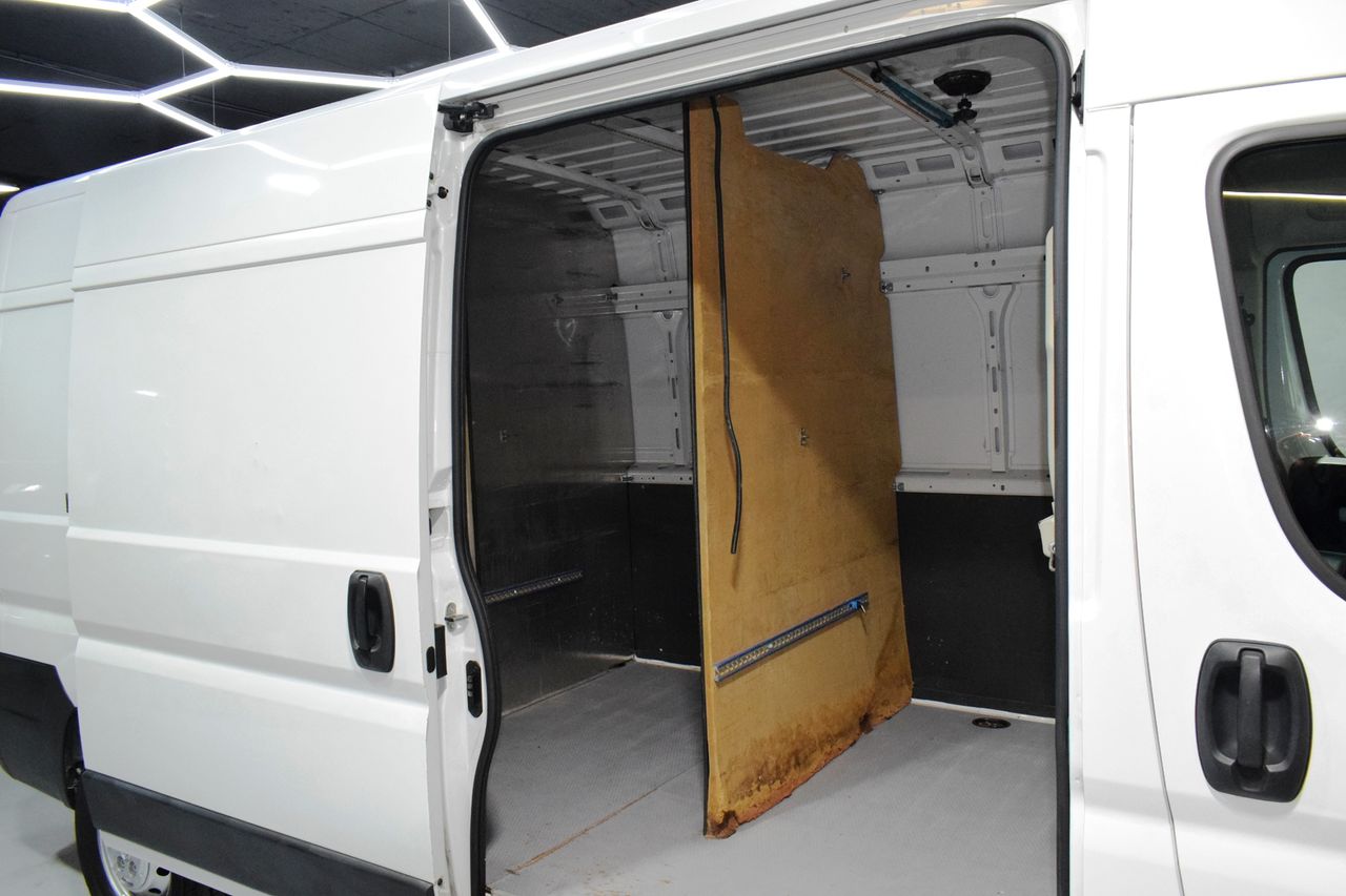 Peugeot Boxer 335 L3 H2 BHDI 140 CV S&S 6 V. M - Foto 13