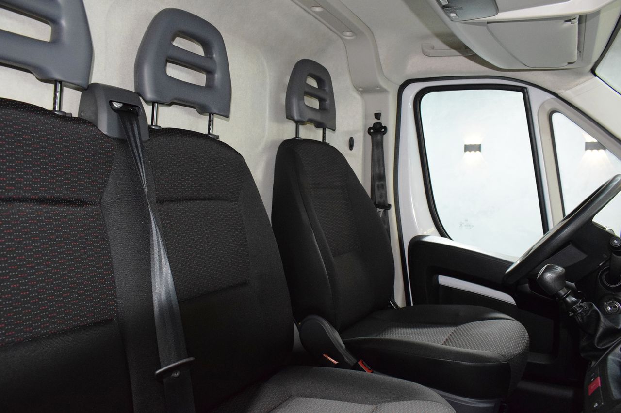Peugeot Boxer 335 L3 H2 BHDI 140 CV S&S 6 V. M - Foto 18