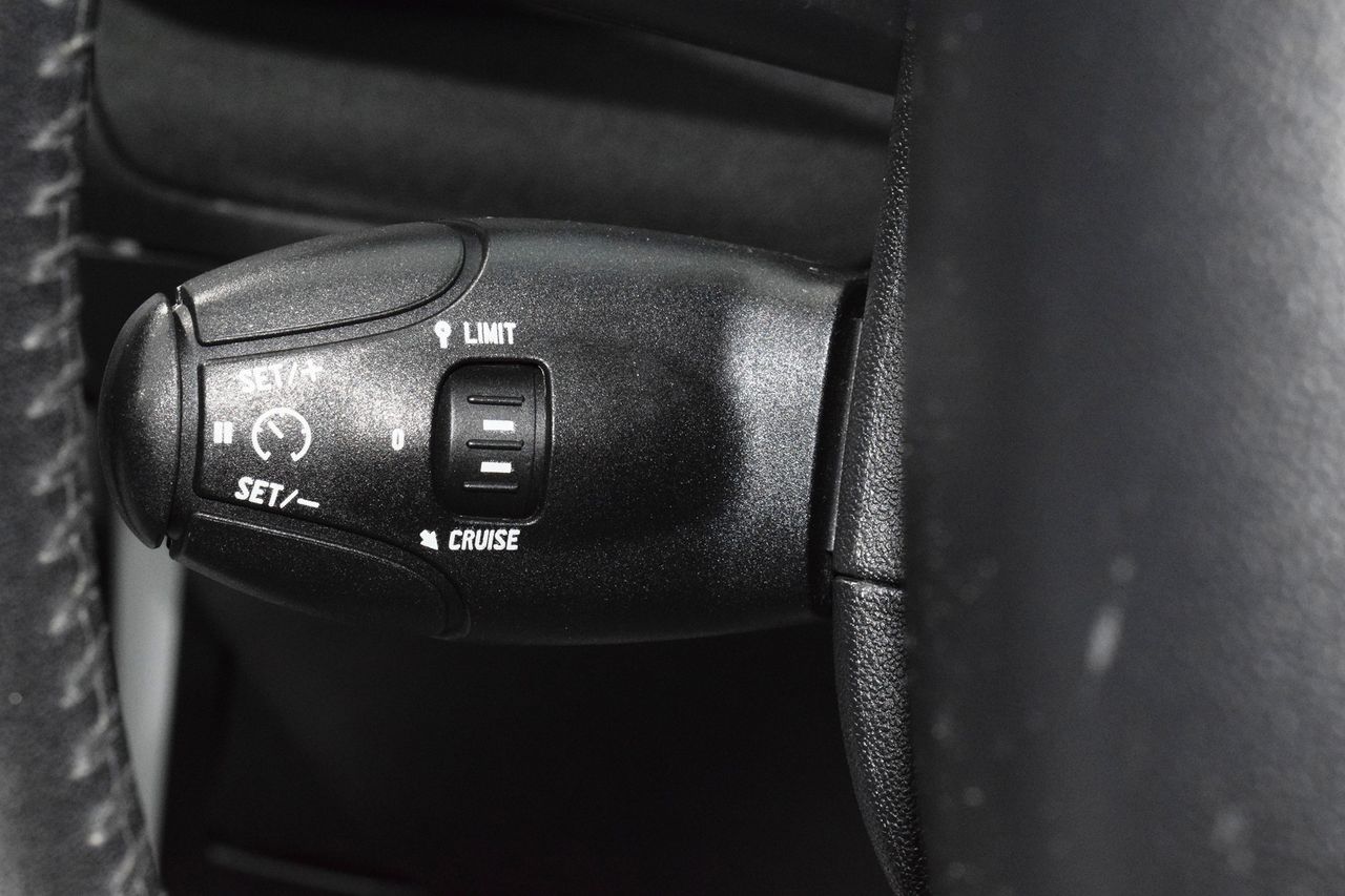 Peugeot 208 1.6 HDI ACTIVE - Foto 41