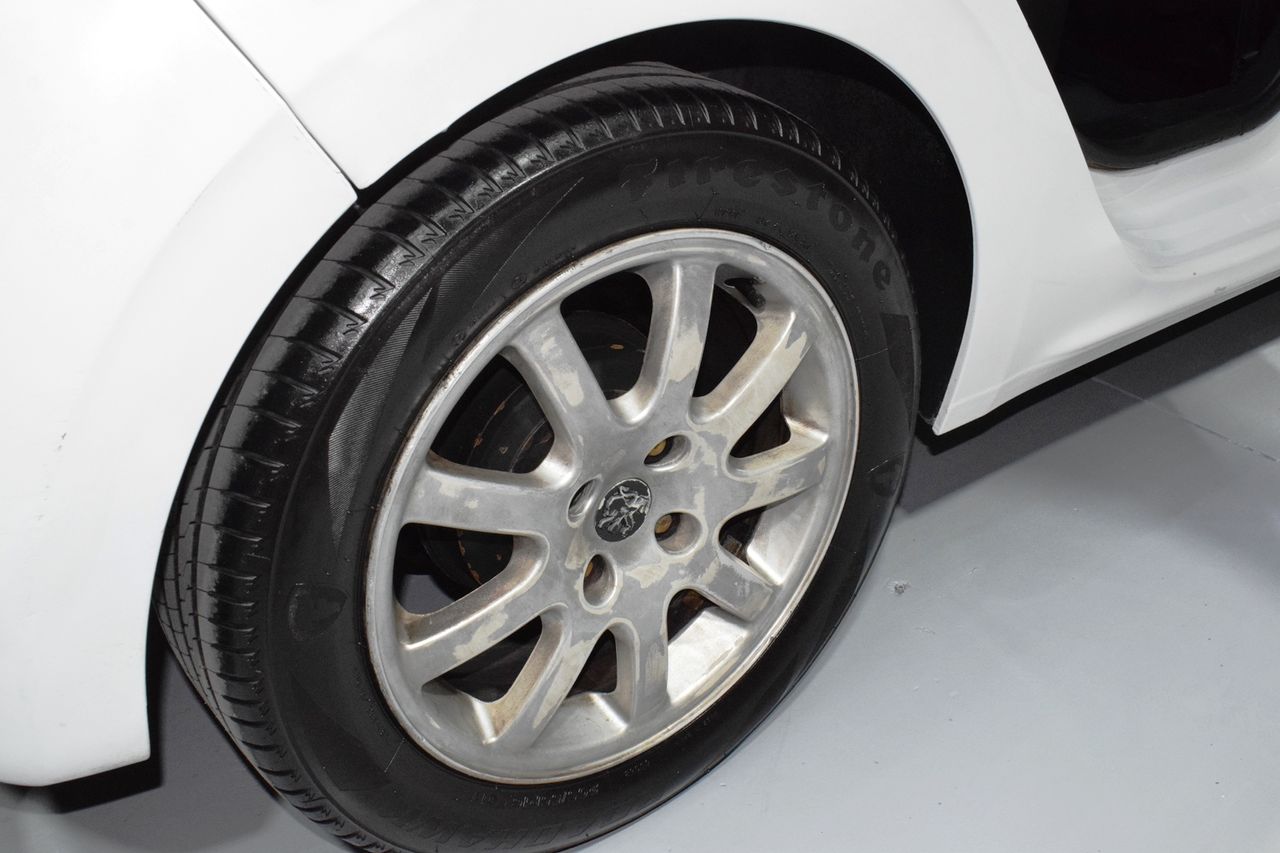Peugeot 208 1.6 HDI ACTIVE - Foto 50
