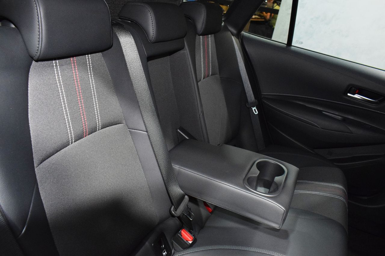 Toyota Corolla 2.0 180H GR-SPORT E-CVT TOURING SPORT - Foto 35