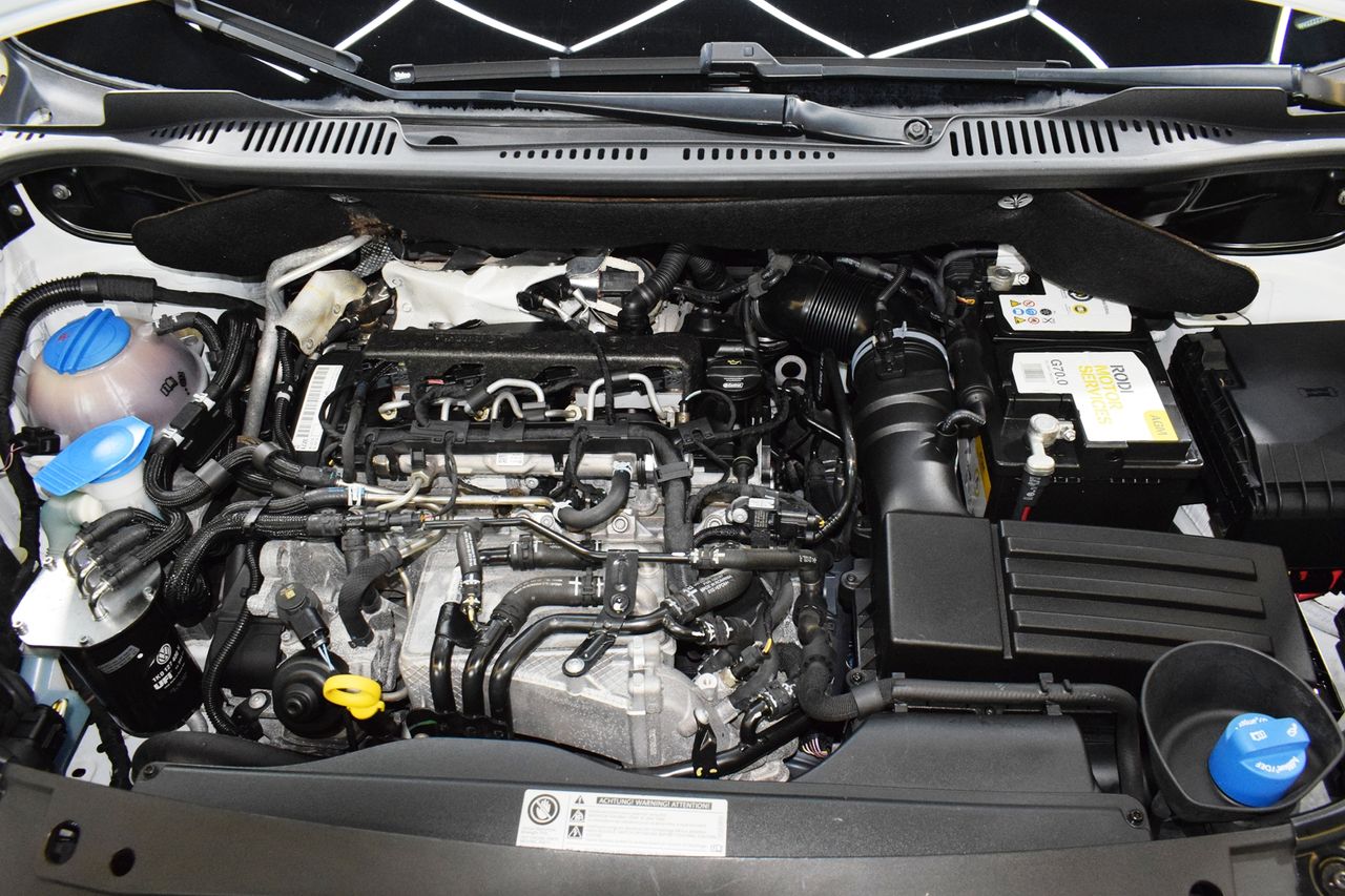 Volkswagen Caddy Profesional Kombi 2.0 TDI SCR 4M BMT 122 4 Puertas - Foto 42