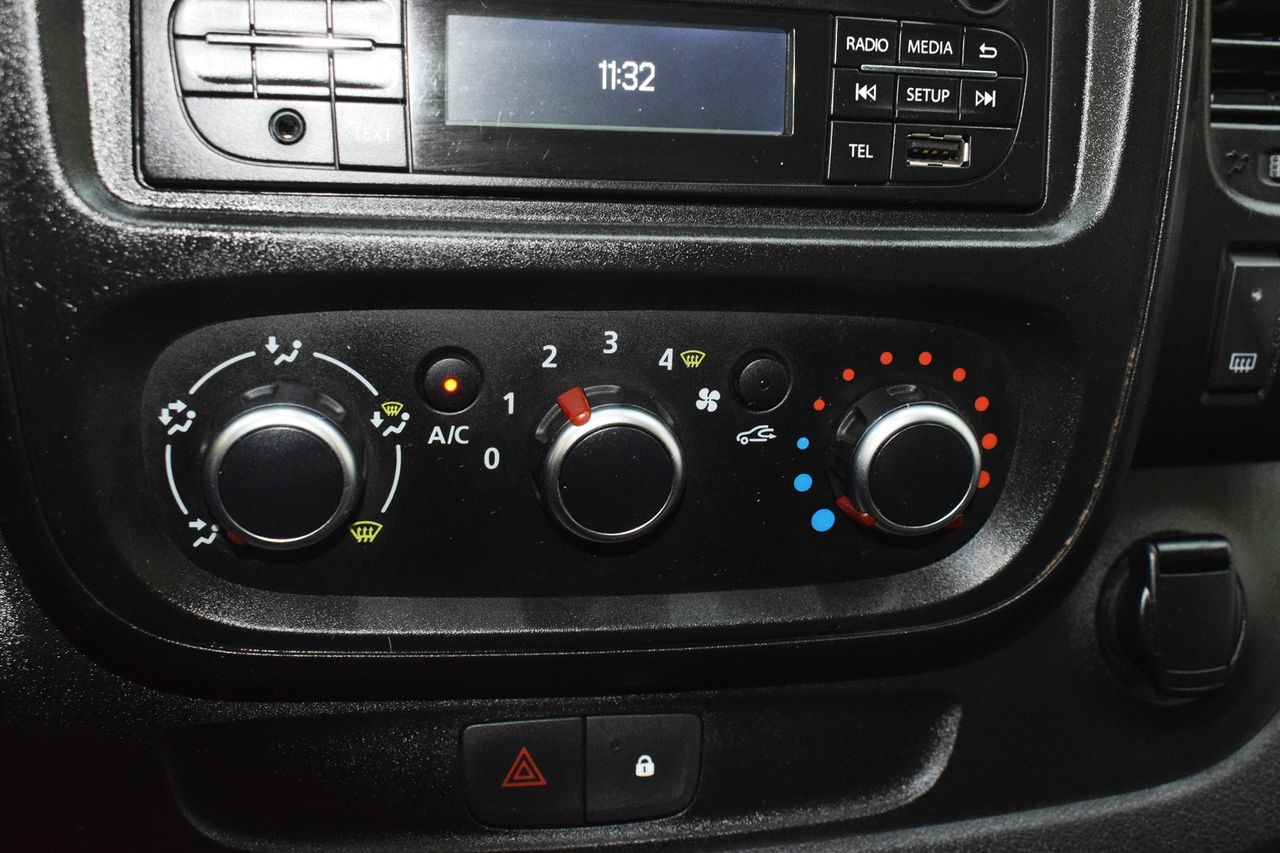 Renault Trafic Furgon 29 L2H1 Energy BluedCi 88 kW - Foto 42