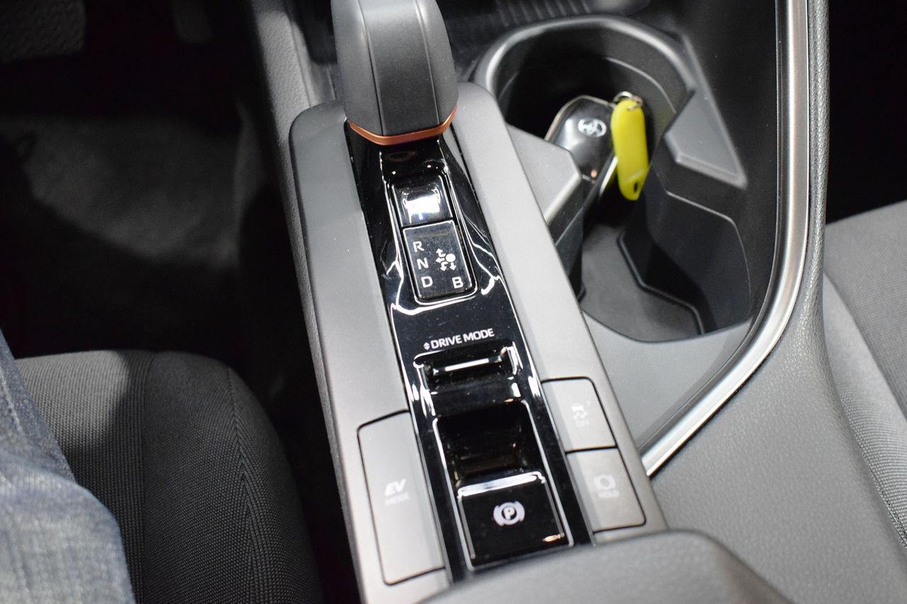 Toyota C-HR HYBRID ADVANCE 1.8 140CV E-CVT - Foto 17