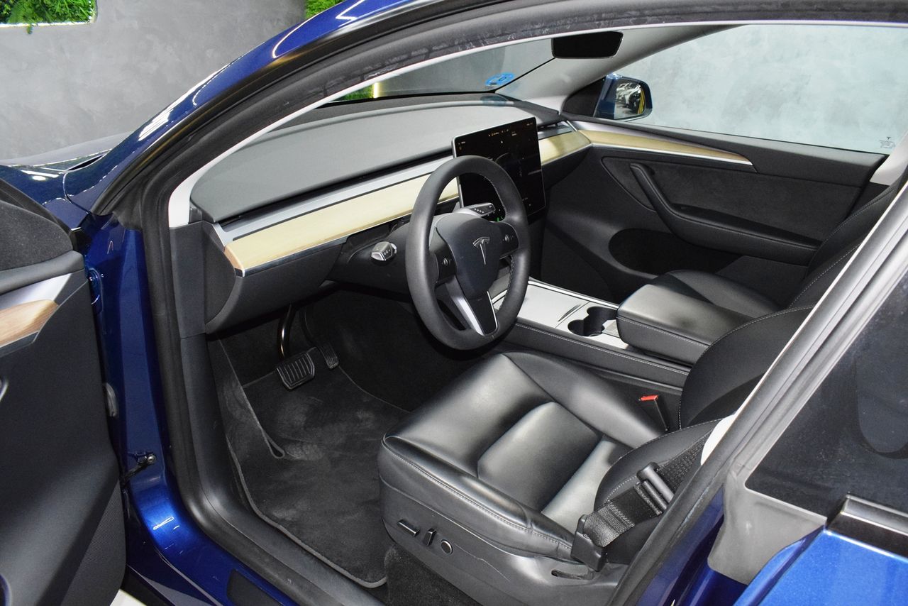 Tesla Model Y Gran autonomía Tracción integral - Foto 9