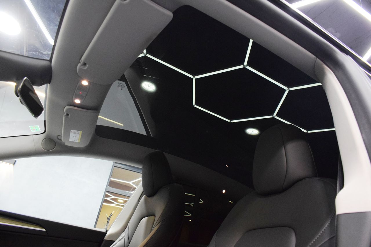 Tesla Model Y Gran autonomía Tracción integral - Foto 25