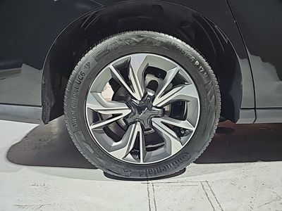 maxus-euniq-5-53-kwh-28 Thumbnail