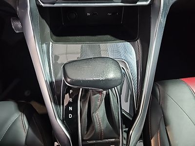 maxus-euniq-5-53-kwh-17 Thumbnail