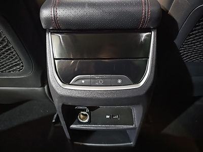 maxus-euniq-5-53-kwh-20 Thumbnail