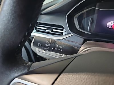 maxus-euniq-5-53-kwh-13 Thumbnail
