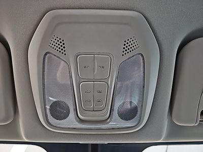 maxus-euniq-5-53-kwh-18 Thumbnail