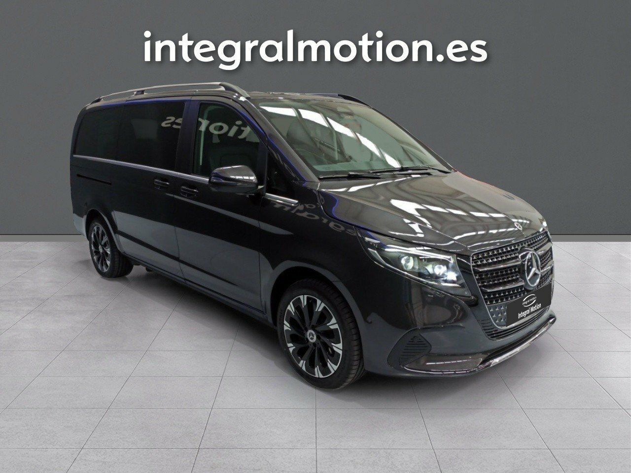 mercedes clase v 2024 / foto grande (3)