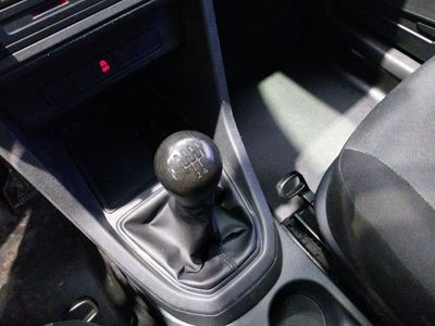 volkswagen-caddy-2-0-tdi-75cv-business-line-8 Thumbnail