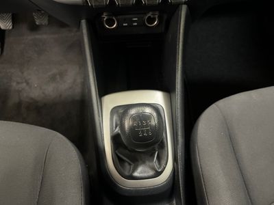 kia-rio-1-4-crdi-57kw-77cv-concept-17 Thumbnail