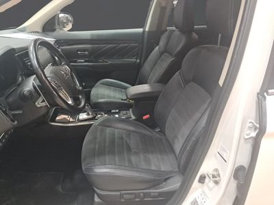 mitsubishi-outlander-2-4-phev-kaiteki-auto-4wd-5 Thumbnail