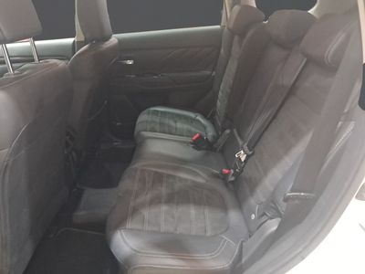 mitsubishi-outlander-2-4-phev-kaiteki-auto-4wd-9 Thumbnail