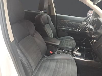 mitsubishi-outlander-2-4-phev-kaiteki-auto-4wd-8 Thumbnail