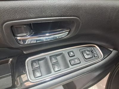 mitsubishi-outlander-2-4-phev-kaiteki-auto-4wd-32 Thumbnail