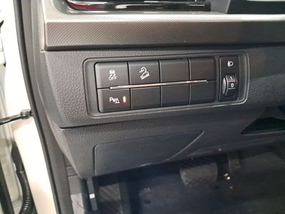 kgm-musso-sports-d22dtr-4x4-pro-gsr-auto-31 Thumbnail