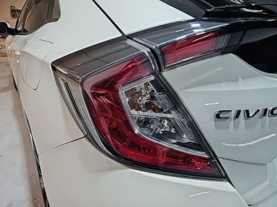 honda-civic-1-0-i-vtec-turbo-elegance-nav-27 Thumbnail