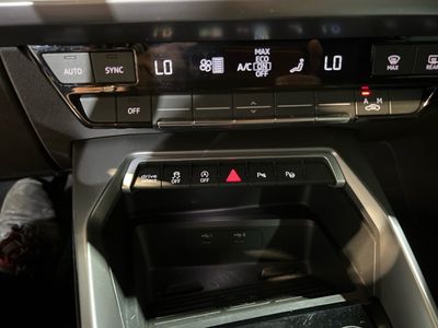 audi-a3-sportback-s-line-35-tdi-110kw-s-tronic-16 Thumbnail