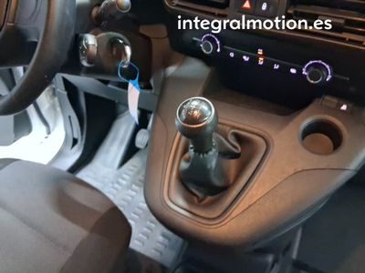 peugeot-partner-1-5-hdi-furgon-100cv-11 Thumbnail
