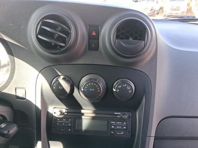 mercedes-citan-1-5-cdi-109-furgon-95cv-10 Thumbnail