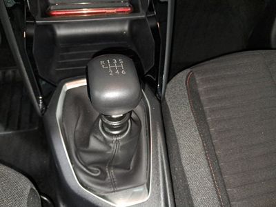 peugeot-2008-active-pack-bluehdi-81kw-110cv-17 Thumbnail