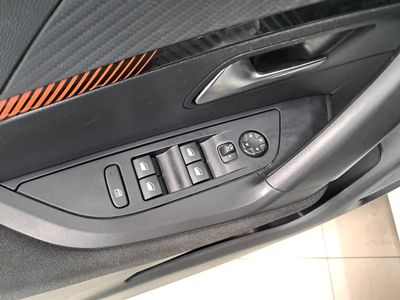 peugeot-2008-active-pack-bluehdi-81kw-110cv-32 Thumbnail