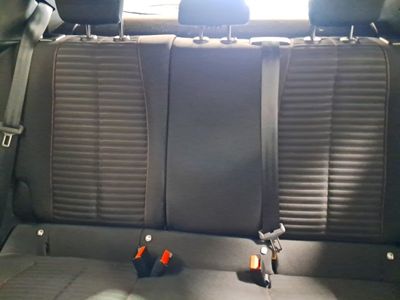 peugeot-2008-active-pack-bluehdi-81kw-110cv-19 Thumbnail