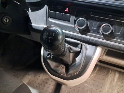 volkswagen-transporter-furg-n-business-techo-normal-batalla-corta-2-0-tdi-eu6-scr-bmt-75-kw-102-cv-5-vel-11 Thumbnail