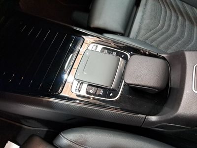 mercedes-glb-180-d-5d-31 Thumbnail