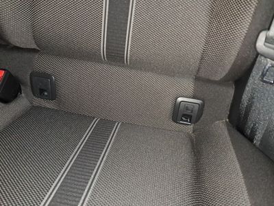 volkswagen-t-roc-advance-1-0-tsi-85kw-115cv-22 Thumbnail