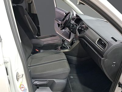 volkswagen-t-roc-advance-1-0-tsi-85kw-115cv-8 Thumbnail